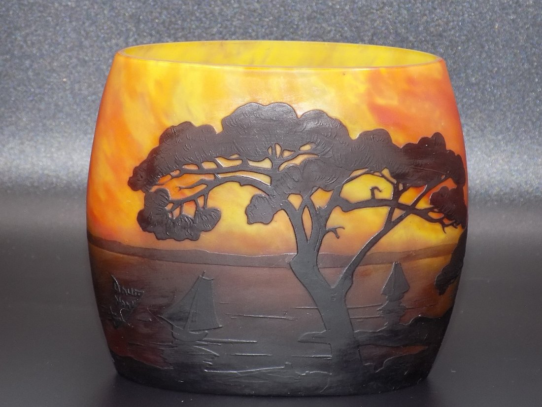 Lovely Daum Nancy cameo art glass vase: Lovely Daum Nancy cameo art glass vase. Signed on side as shown in photos. Beautiful colors with great quality and detail. Excuse dust particles in photos. No condition problems. Measures 4 5/8 inches