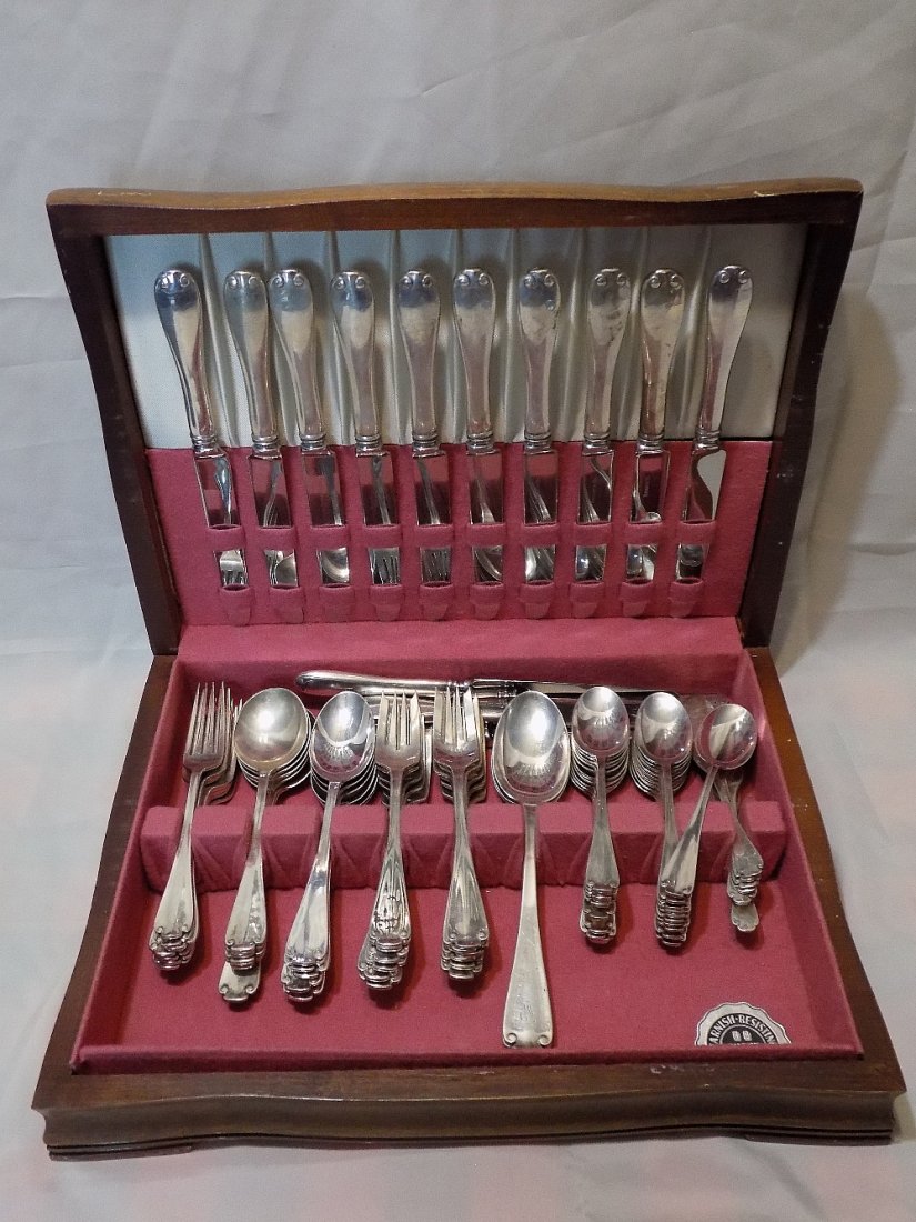 Exquisite Tiffany Flemish sterling flatware 87 pieces: 1911 Exquisite Tiffany Flemish sterling flatware. 87 pieces including 14 knives 9.25 ” , 7 forks 6 7/8 â€œ, 4 soup spoons 6.75” and larger one is 7 ¼ , 6 spoons 7”, 12 sal