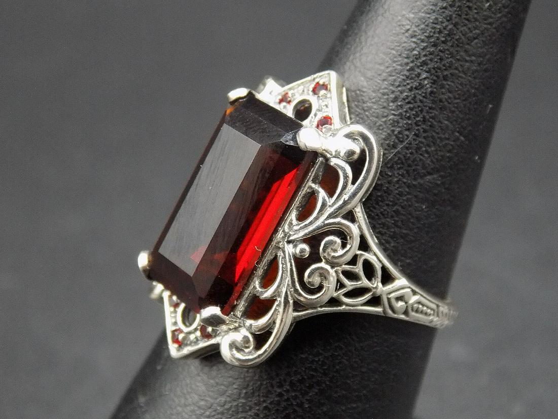 Beautiful 8 cwt. ruby .925 sterling ring. (1 of 4)