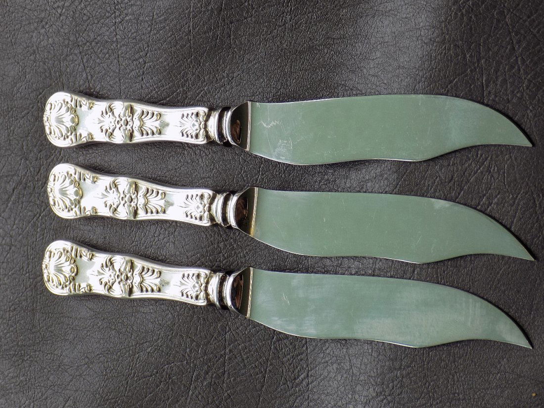 3 Beautiful Tiffany English King Sterling Silver fish knives (1 of 4)