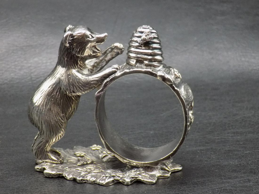 Ornate Reed & Barton Bear in Honey bee napkin ring holder (1 of 9)