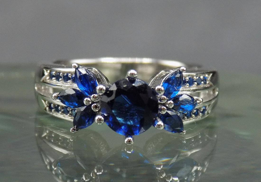 Beautiful 2 ct. blue sapphire sterling ring. (1 of 5)