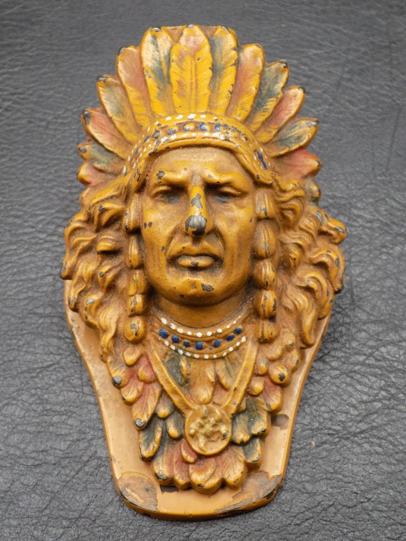 Vintage Native American Indian Chief note holder: Vintage Native American Indian Chief note holder. Cast iron with original patina. Made for a wall attachment. In very good original as found condition. Great quality & detail. 4 3/8 inches x 2 ½