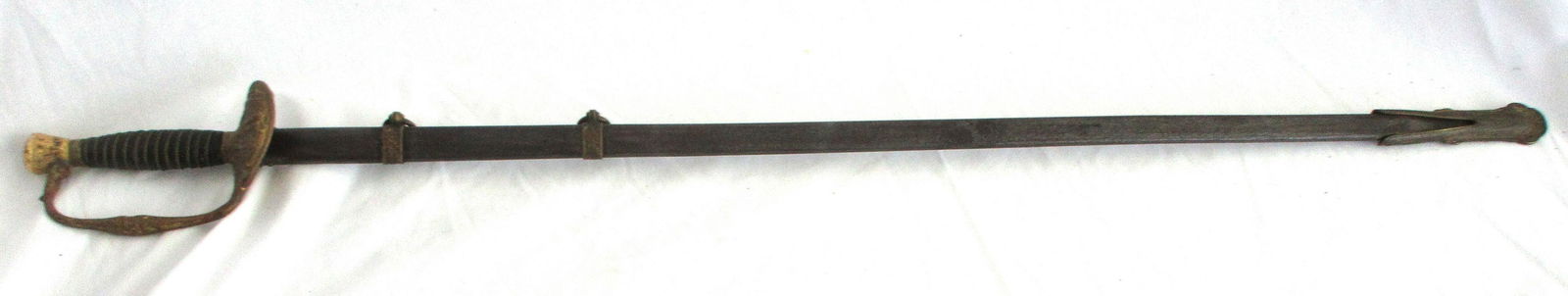 Fancy engraved Civil War Officers Sword (1 of 12)