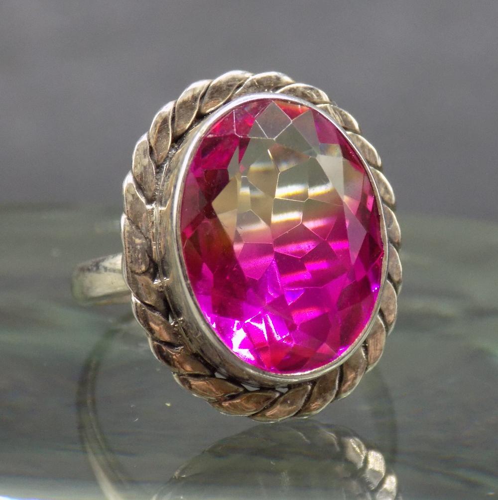 Beautiful 12 ct tourmaline quart sterling ring.: Beautiful 12 ct tourmaline quart sterling ring. In very good original as found condition. Great quality & detail. Size 7 ¾