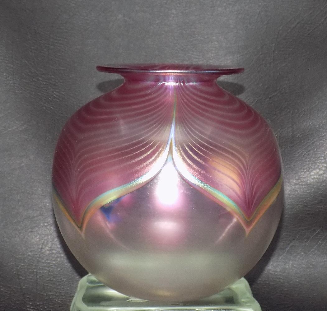 Contemporary studio feather pulled art glass vase (1 of 6)
