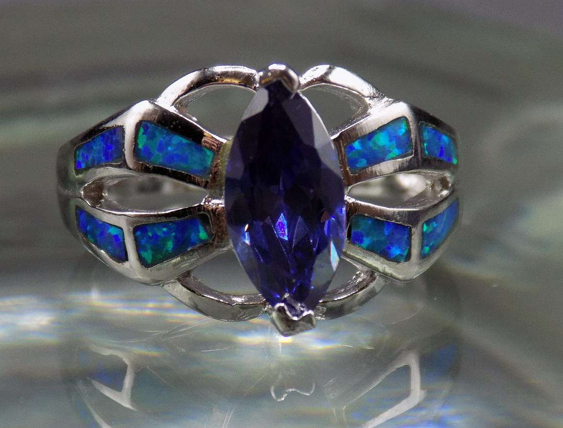 Beautiful 2 cwt.  sapphire & Australian opal sterling ring (1 of 4)