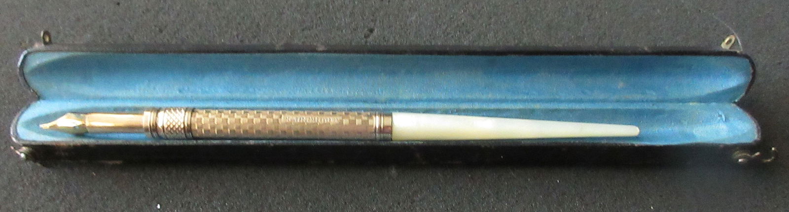 Rare 8kt gold & mother of pearl Parker Ink Pen in original box. (1 of 4)