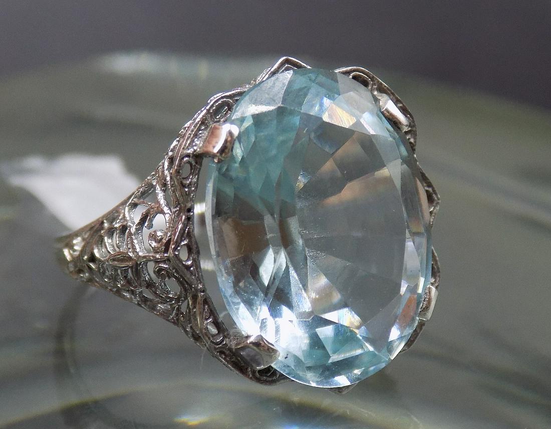 Beautiful 12 ct aquamarine sterling silver ring. (1 of 4)