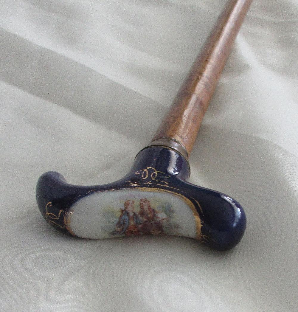 Elegant Vintage Classical Scene Porcelain Top Cane. (1 of 5)