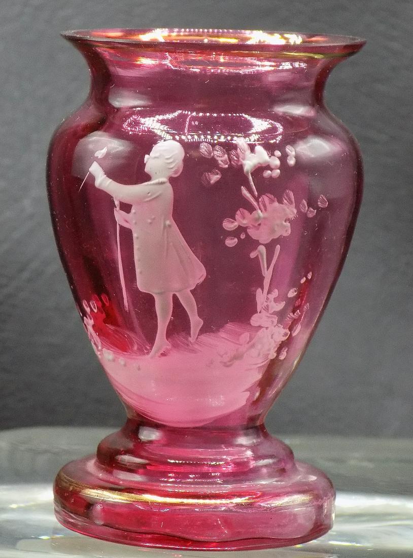 Very nice hand decorated Mary Gregory cranberry art glass vase: Very nice hand decorated Mary Gregory cranberry art glass vase. Beautiful cranberry glass with enamel hand painting. 3 inches tall