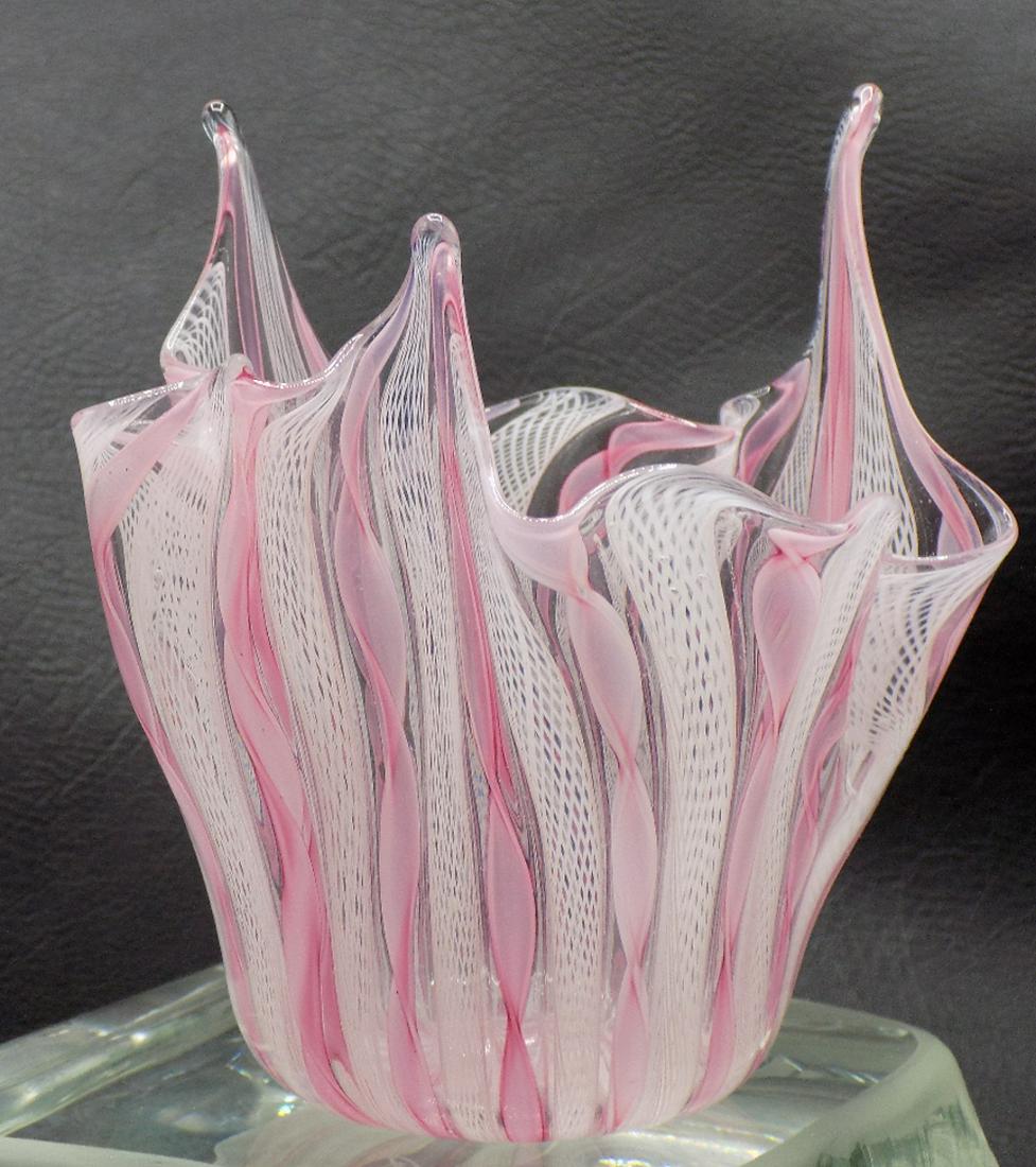 Lovely vintage Venetian Murano latticinio ribbon art glass handkerchief vase: Lovely vintage Venetian Murano latticinio ribbon art glass handkerchief vase. In very good as found condition beautiful colors with Great quality and detail. Measures 4 ½ inches tall