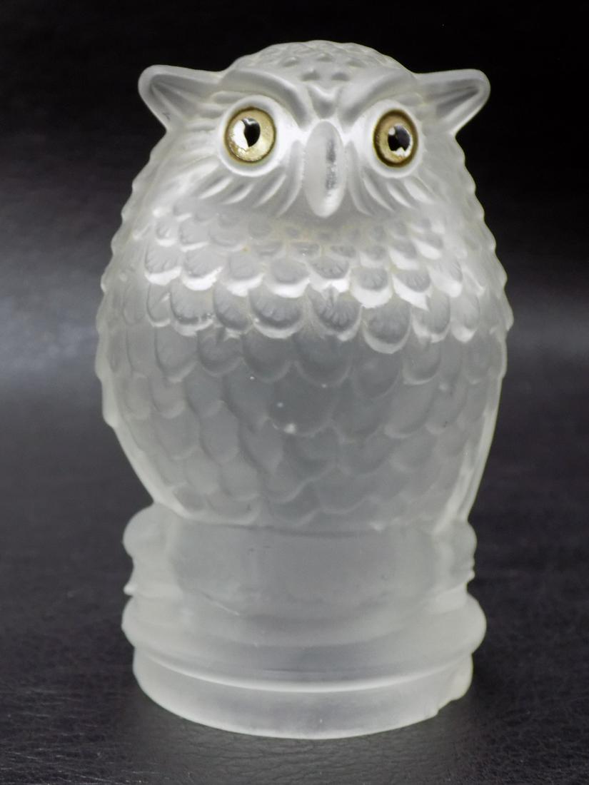 Vintage Frosted Art Glass Owl. (1 of 7)