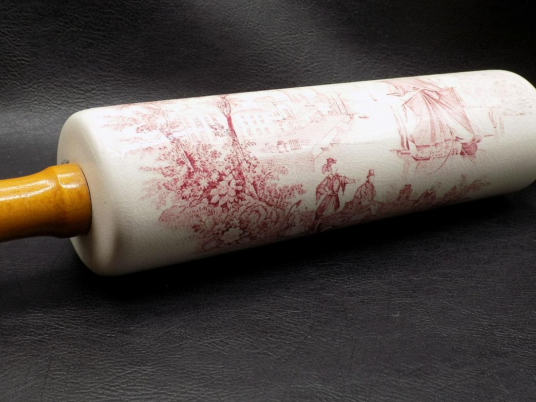 Exceptional Vintage Decorated Rolling Pin. (1 of 8)