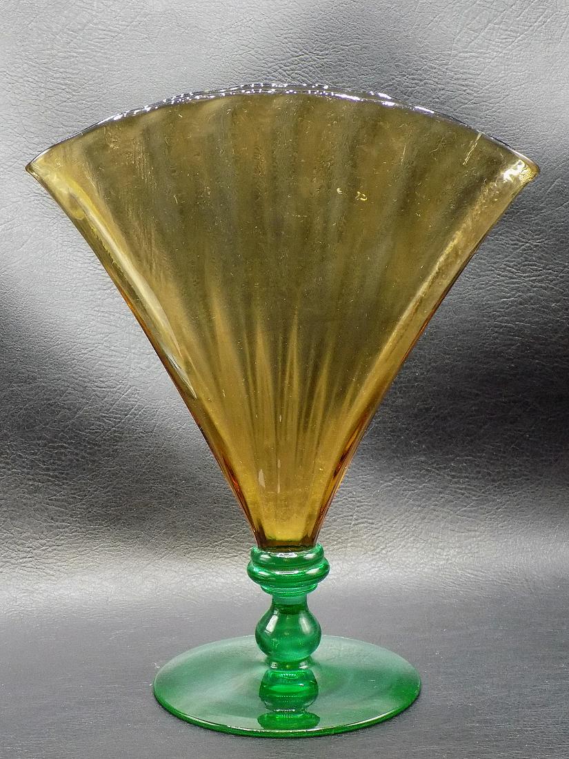 Vintage Steuben Art Glass Fan Vase. (1 of 6)
