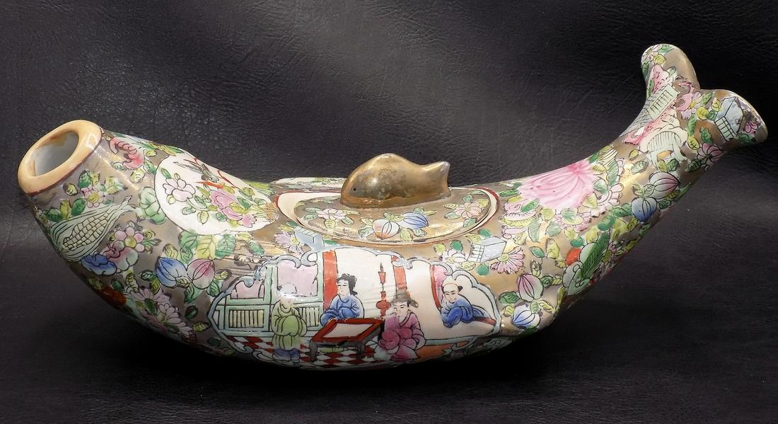Splendid Vintage Oriental Decorated Fish Shaped Covered Bowl. (1 of 11)