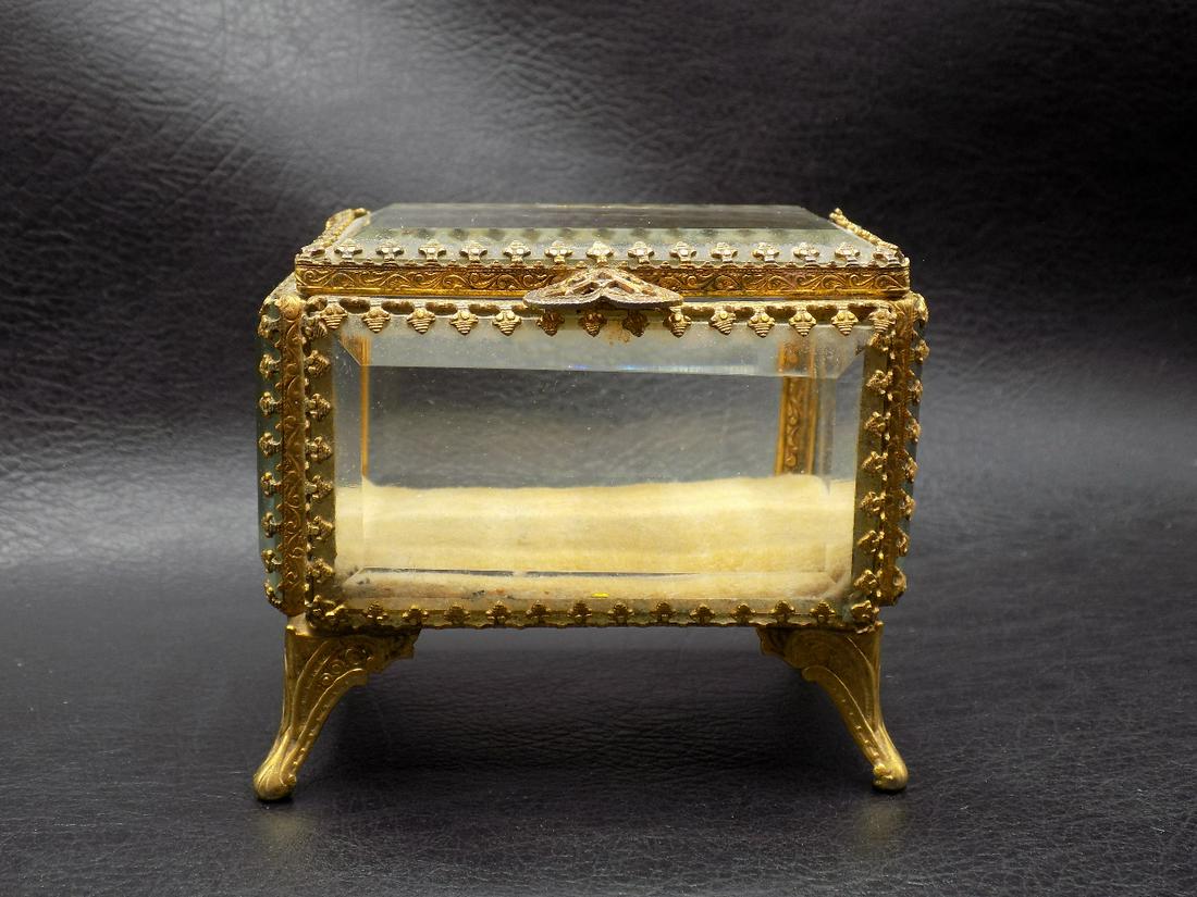 Vintage beveled glass jewelry box (1 of 10)