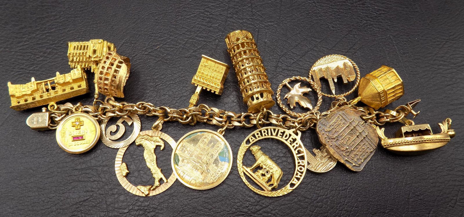 Splendid 14k gold bracelet with charms (1 of 10)