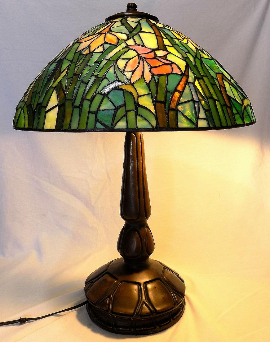 Splendid vintage Floral Leaded Glass Table Lamp (1 of 12)