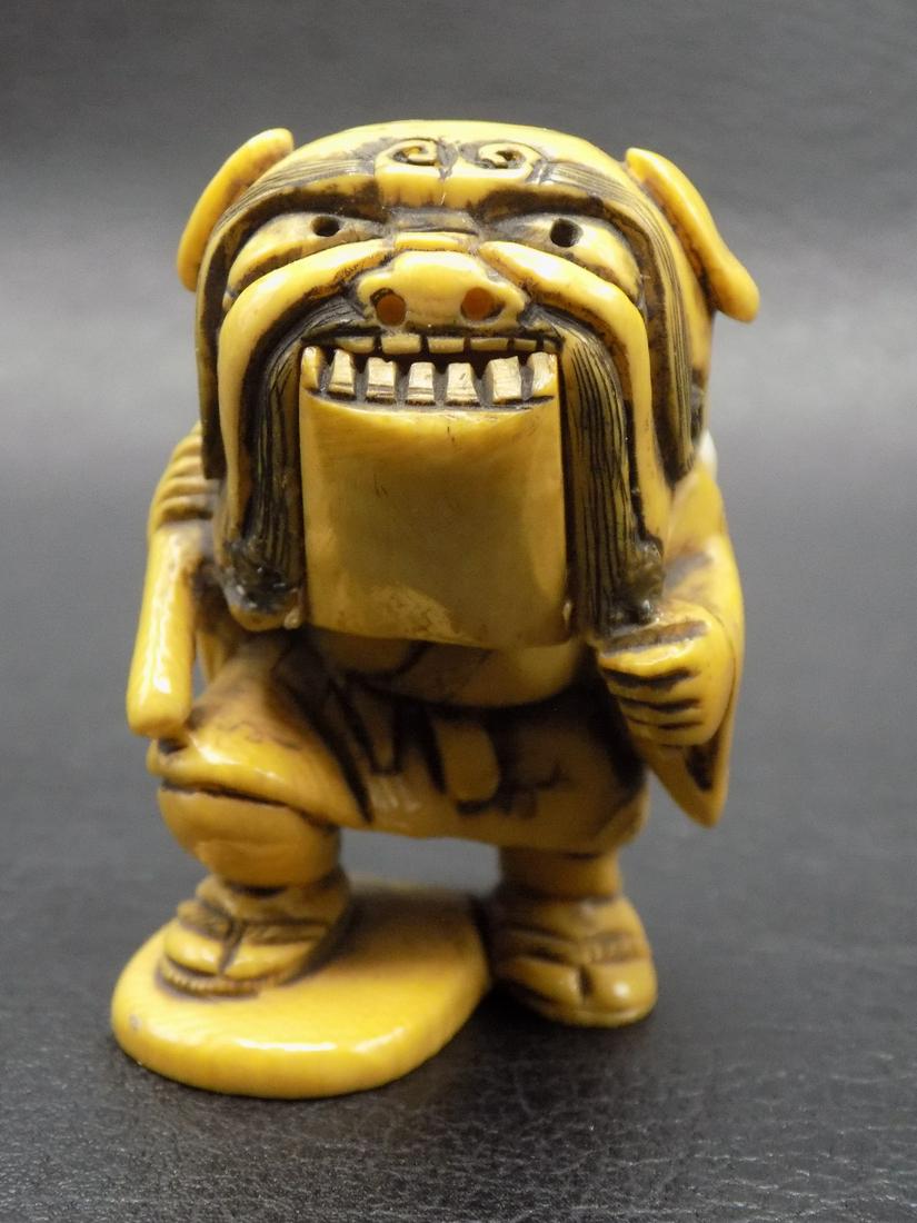 Wonderful vintage carved Oriental netsuke (1 of 10)