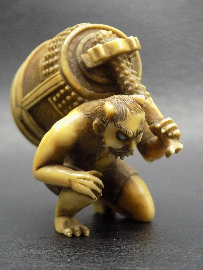 Wonderful vintage carved Oriental netsuke (1 of 8)