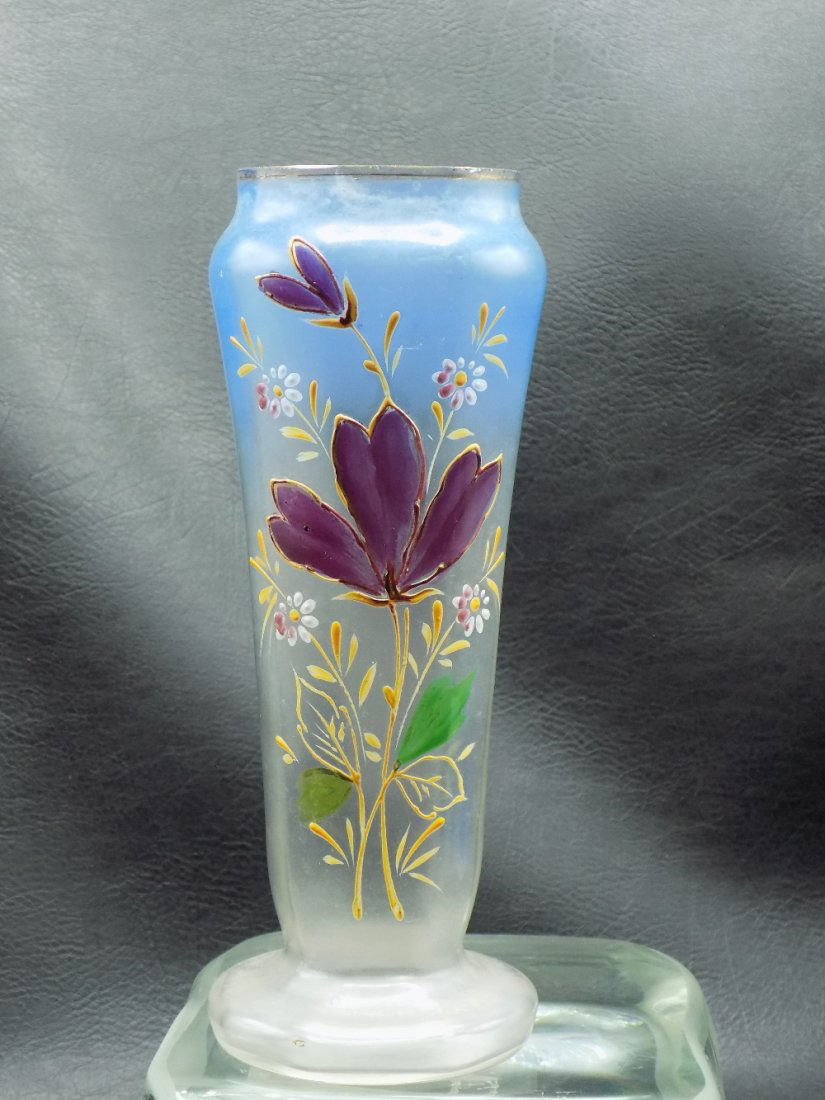 Lovely vintage art glass vase (1 of 5)