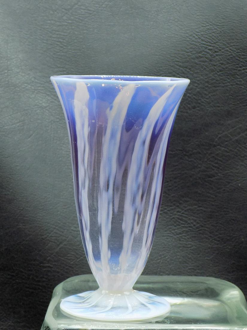 Excellent antique L C Tiffany Favrile pastel decorated sherbet: Excellent antique L C Tiffany Favrile pastel decorated sherbet. Beautiful colors. Signed on bottom as shown in photos. Great quality and detail. In very good original as found condition. 5 inches tall