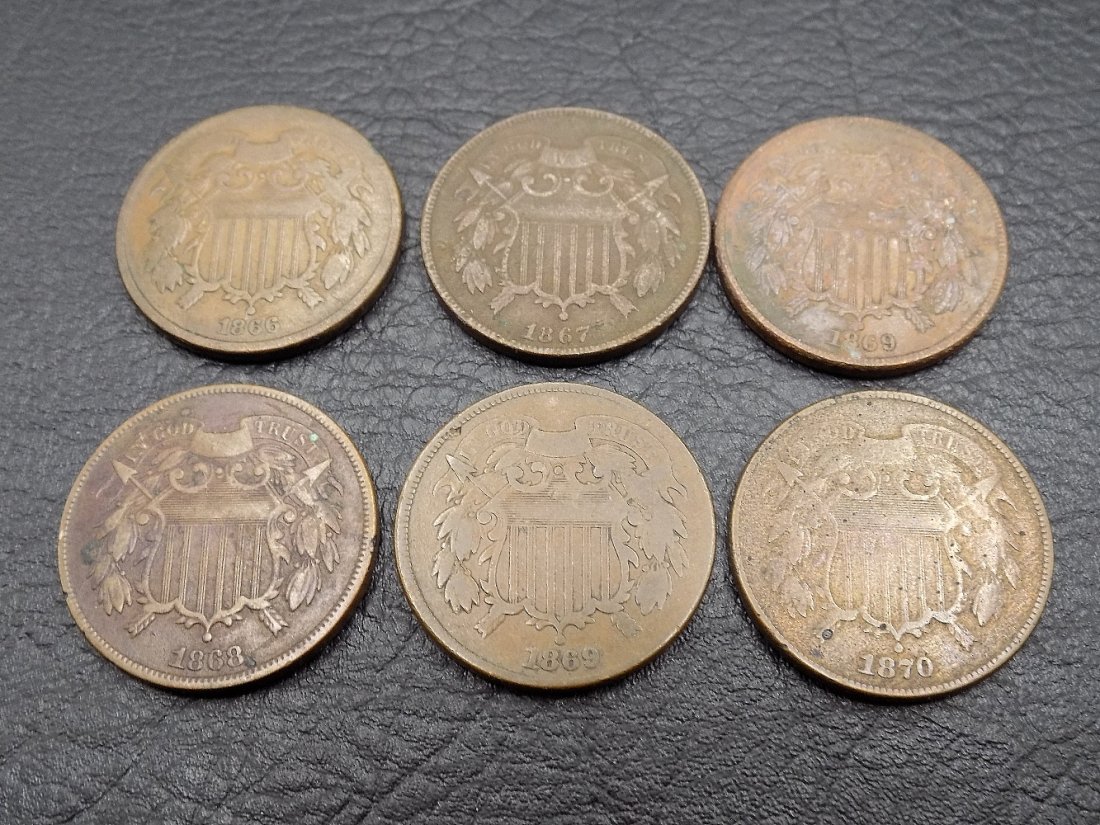 collection of 2 cent pieces: collection of 2 cent pieces. Please use photos to grade for your self.