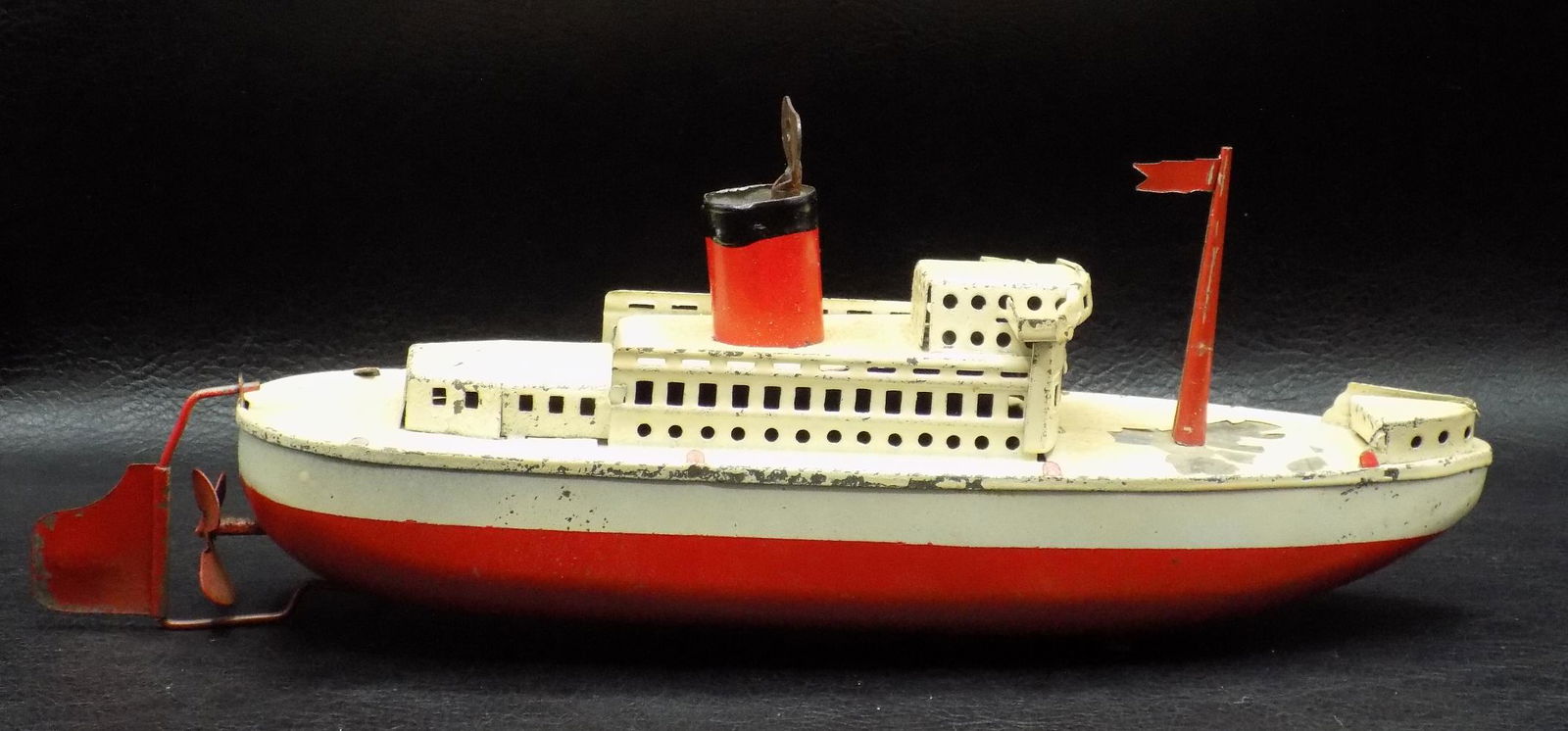 Antique clockwork tin toy boat (1 of 8)