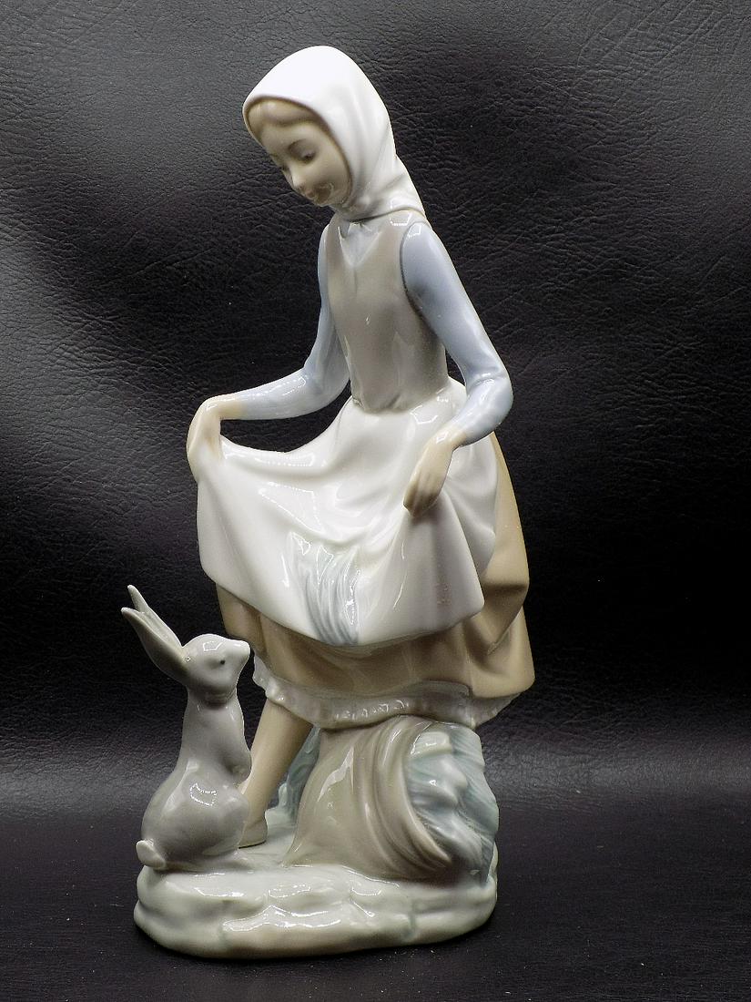 Charming vintage Lladro porcelain figure Girl with rabbit (1 of 7)