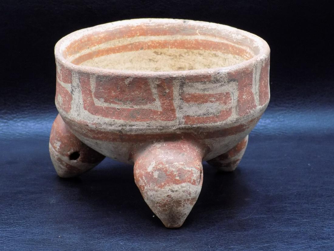 Very old Native American Indian pottery bowl (1 of 12)