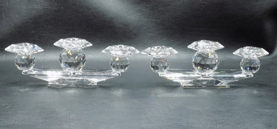 Vintage Swarosvski prestige crystal candle sticks: Vintage Swarosvski prestige crystal candle sticks. In very good original as found condition. Beautiful colors. Great quality and detail. In original container. Marked as shown in photos. Measure 7 &fr