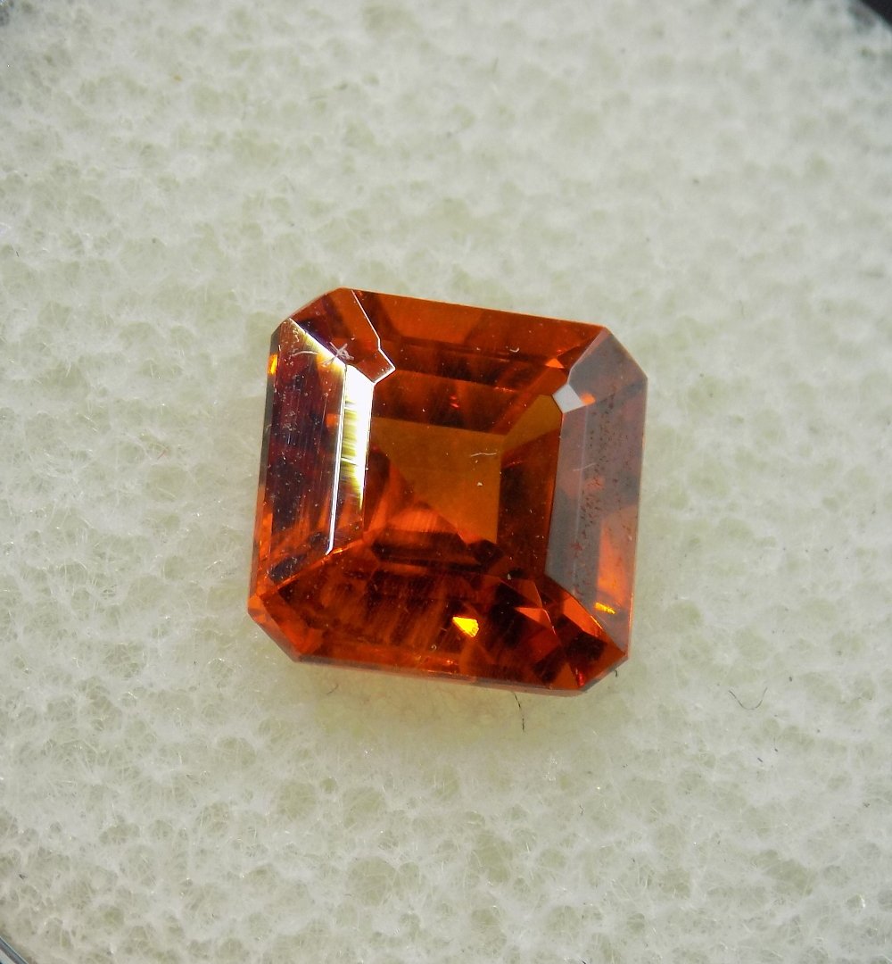 Beautiful orange garnet. 3.3 ct (1 of 6)