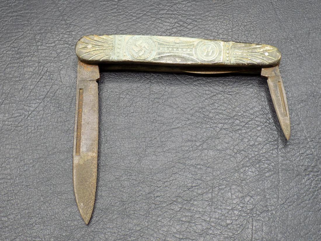 World War II German pocketknife. (1 of 6)