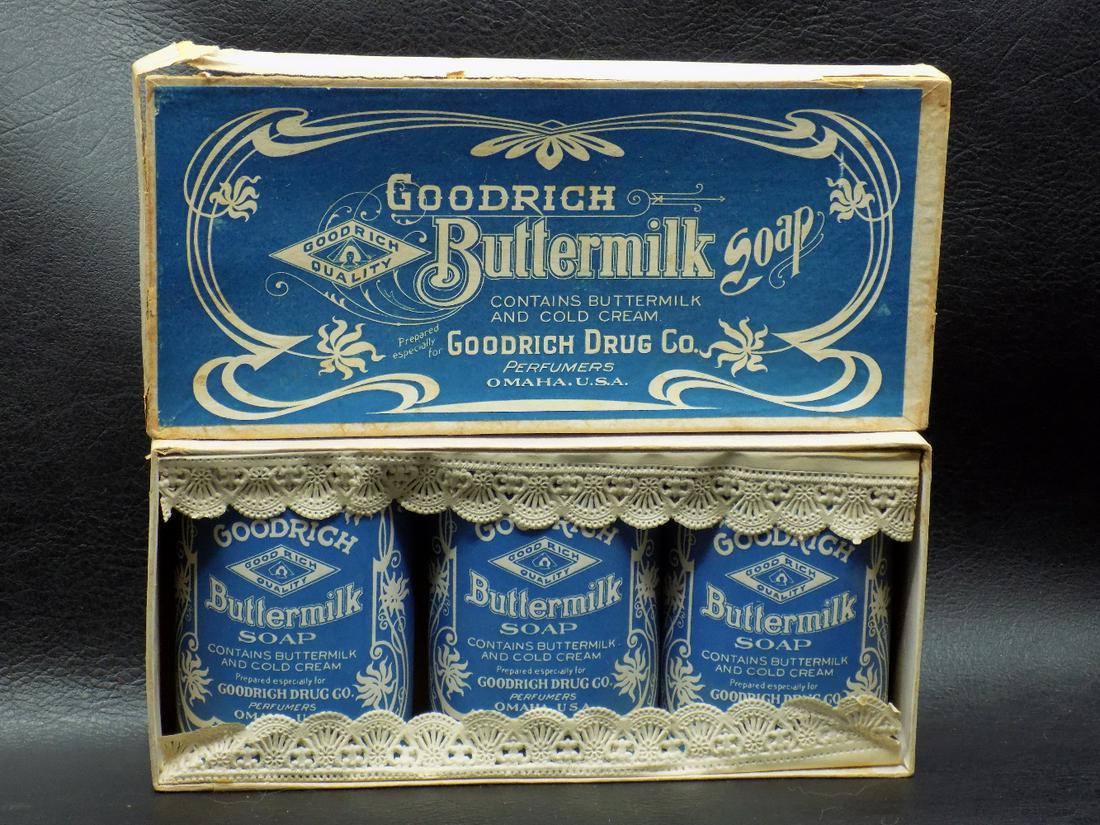 Rare antique Buttermilk soap in original advertising box (1 of 6)
