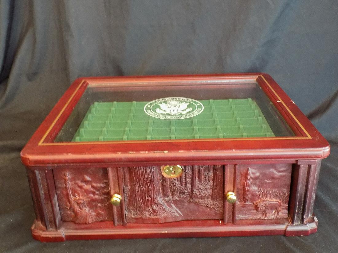 Fancy vintage America The Beautiful Quarters display cabinet (1 of 11)