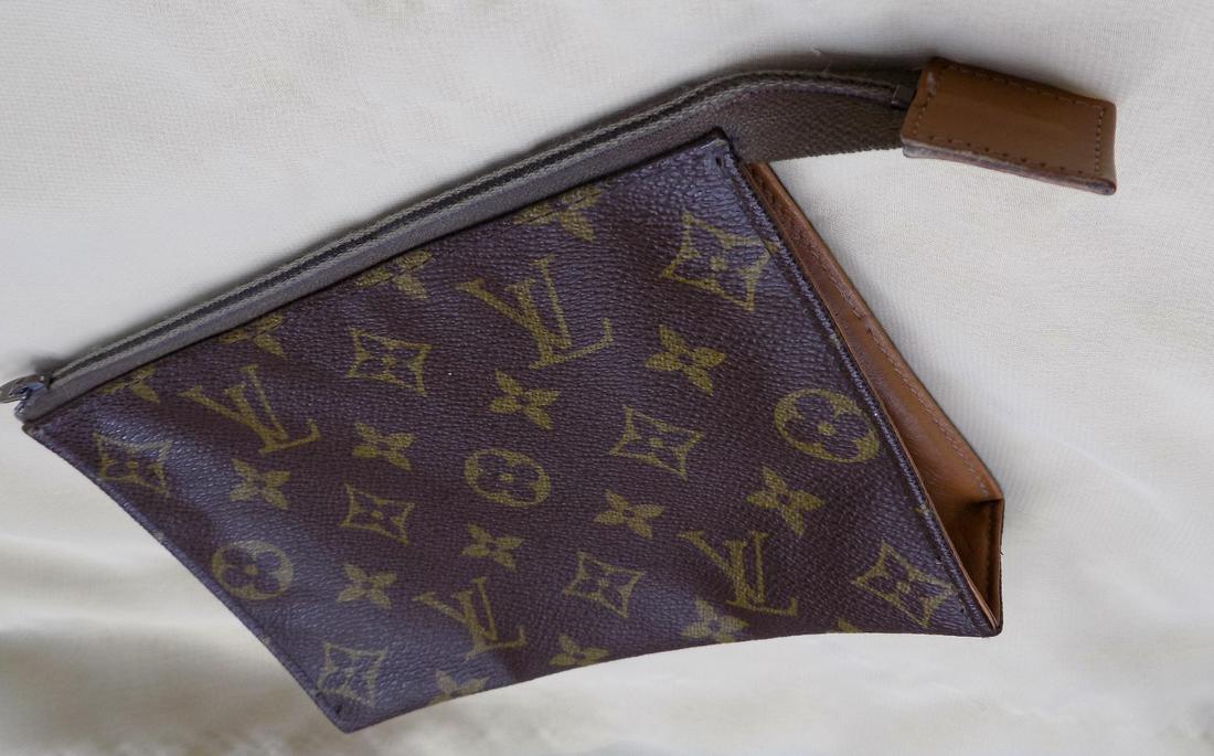 Vintage Louis Vuitton clutch handbag (1 of 7)