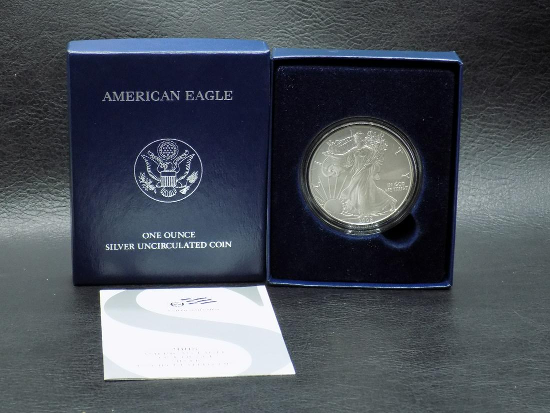 2008 American Silver Eagle Uncirculated coin in original box (1 of 8)