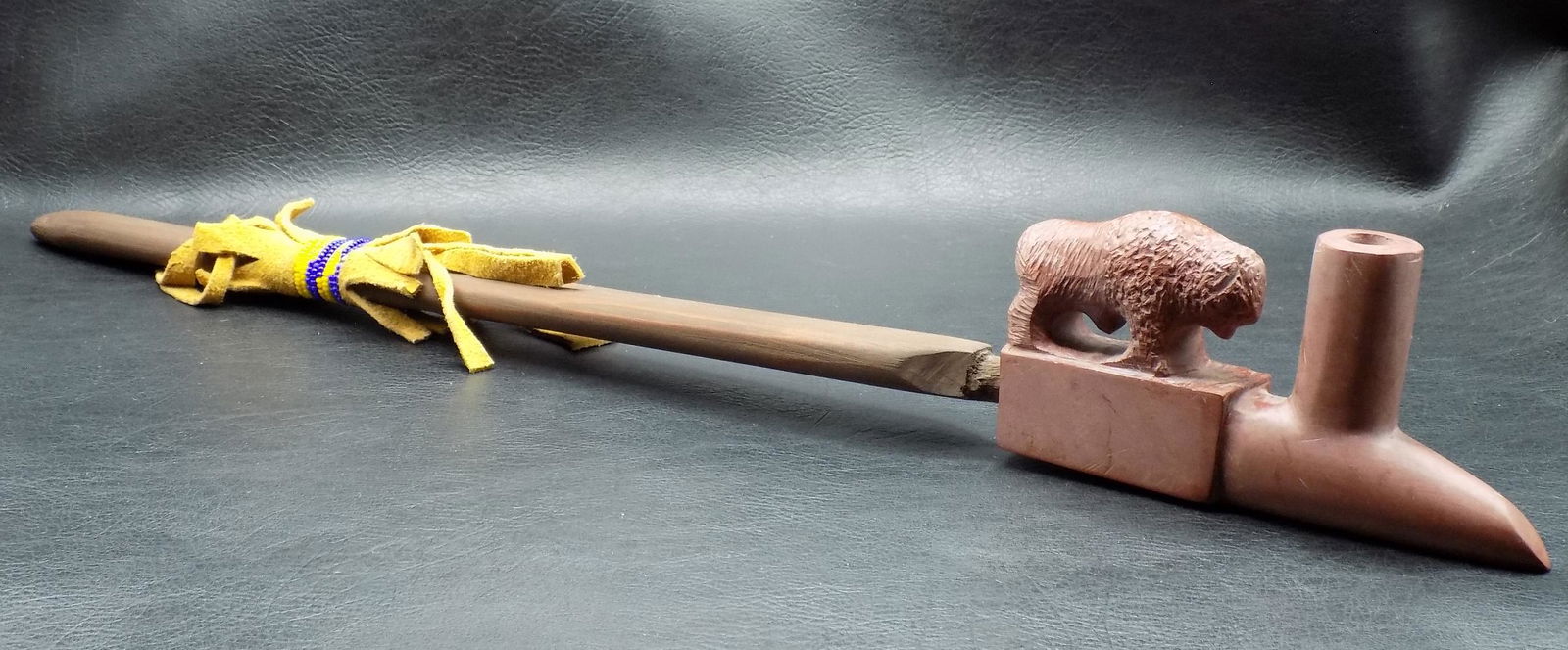 Native American Indian catlinite buffalo pipe (1 of 10)