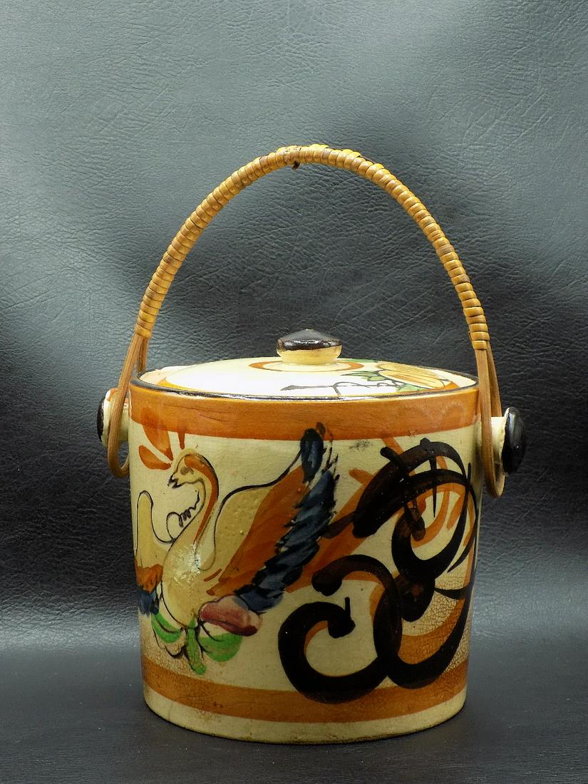 Nicely decorated vintage Japanese cracker or cookie jar (1 of 7)