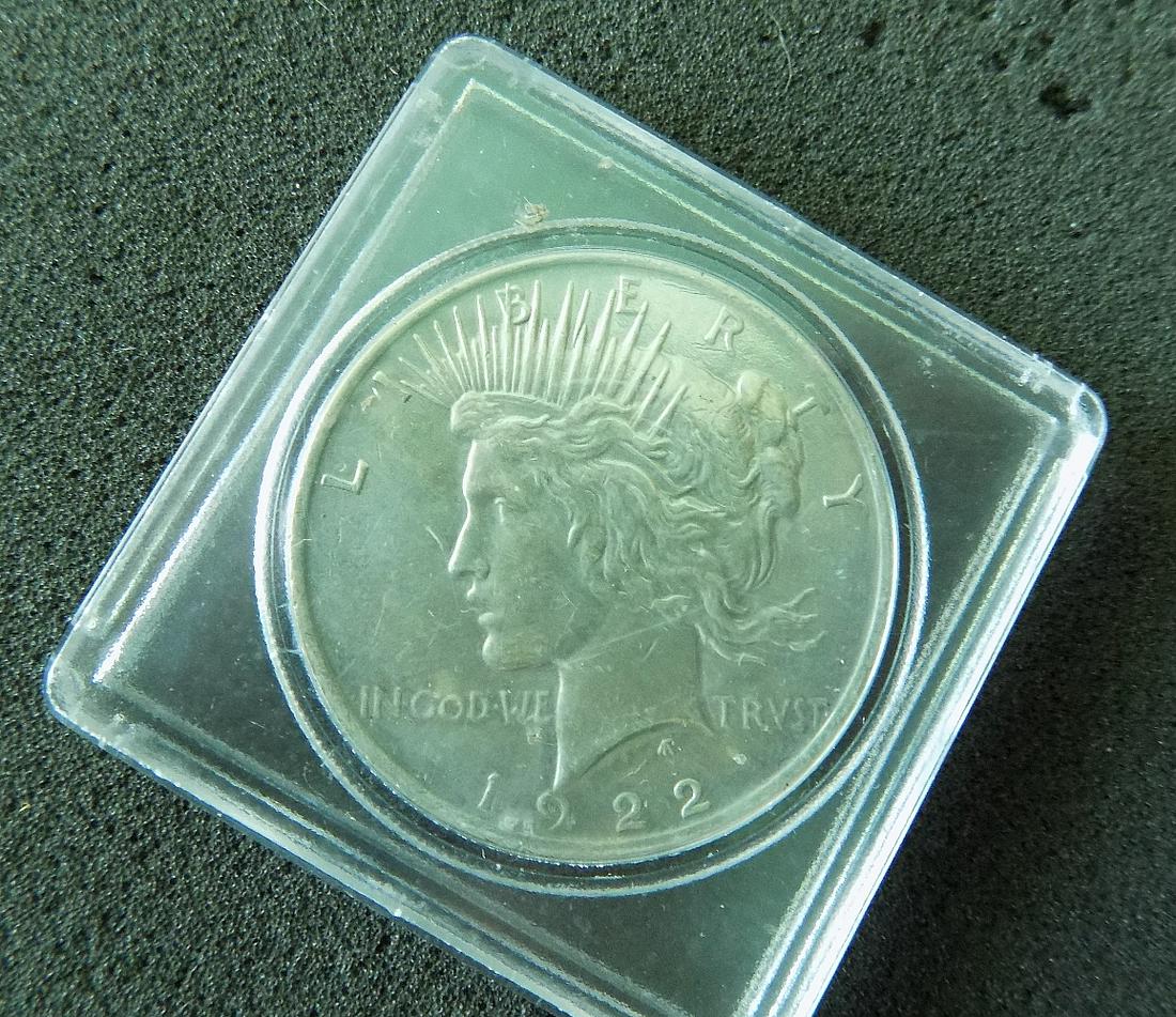 1922 uncirculated Peace silver dollar (1 of 4)