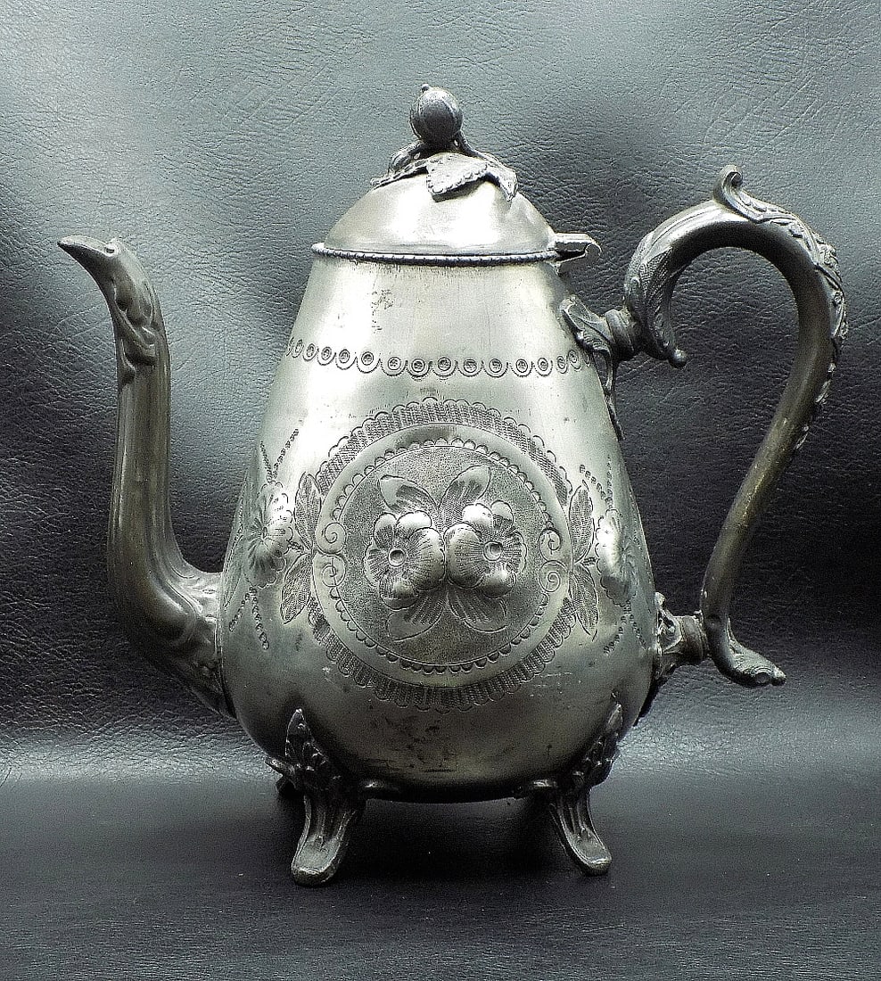 Lovely antique floral decorated silverplate coffee pot (1 of 11)