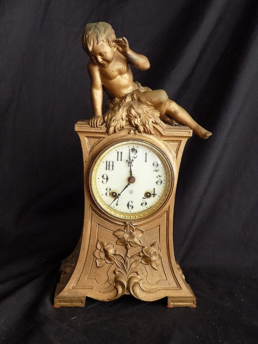 Antique Ansonia figural mantle clock. (1 of 6)