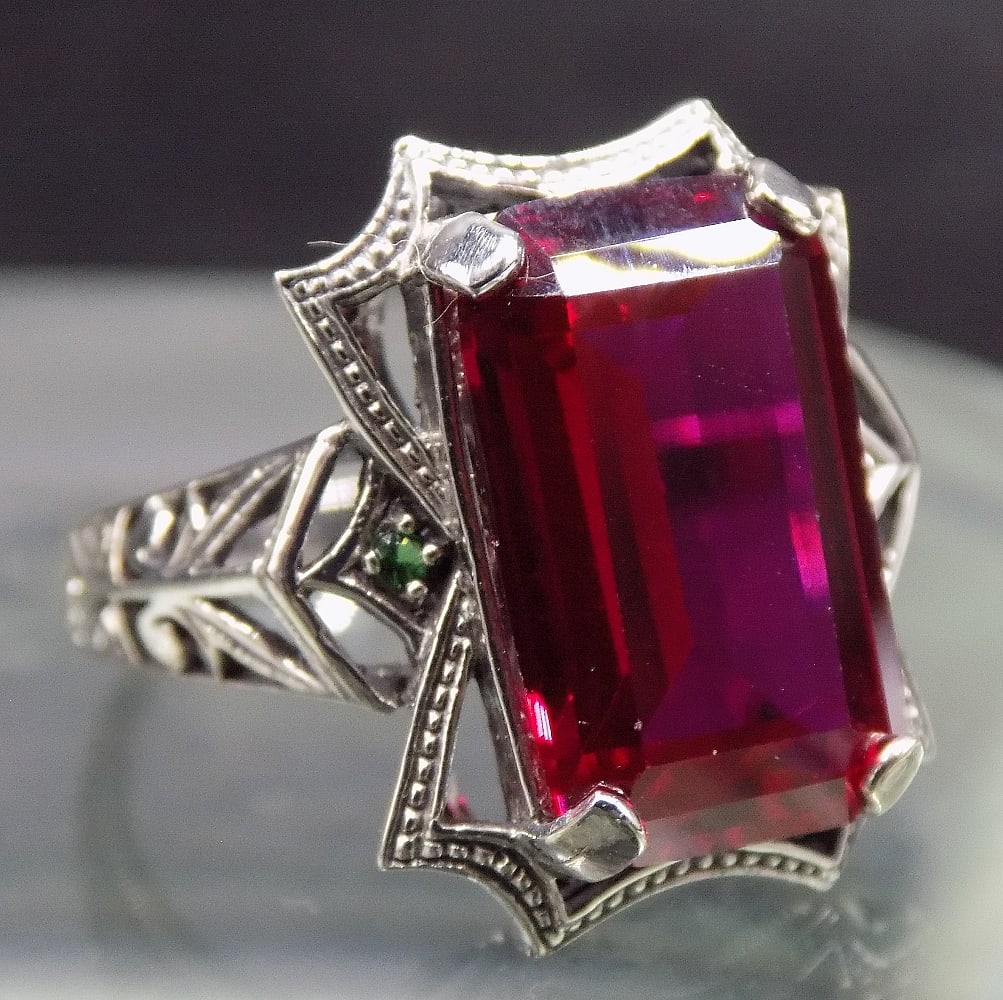 Beautiful 10 ct ruby and emerald sterling silver ring (1 of 6)