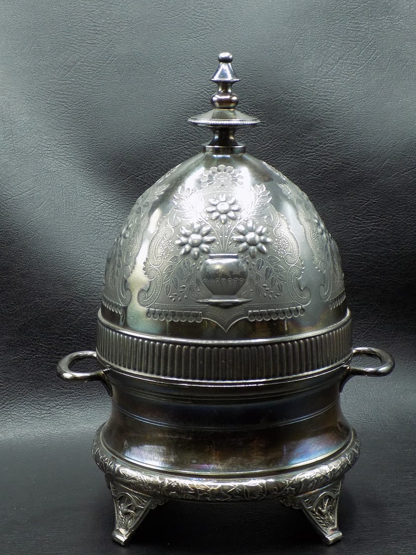 Large beautifully decorated antique silverplate butterdish (1 of 9)