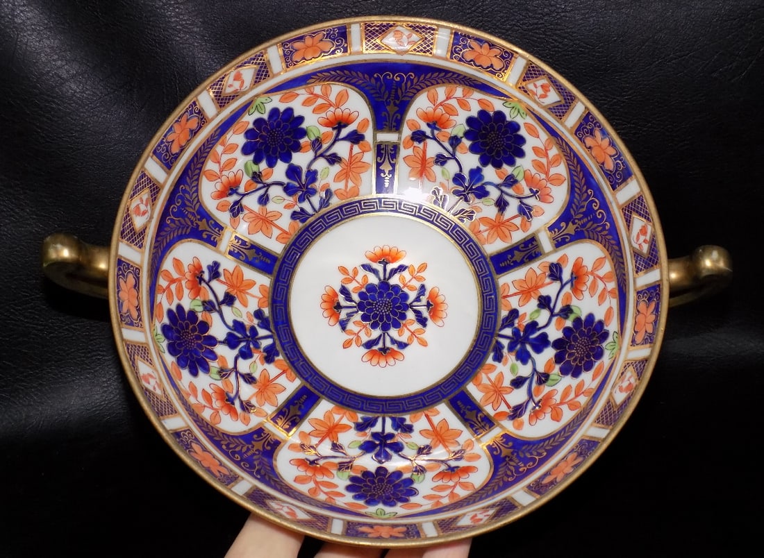 Lovely vintage hand painted Nippon pedestal bowl: Lovely vintage hand painted Nippon pedestal bowl. Great quality and detail. Beautiful decoration and colors. Marked on as shown in photos. 5 1/8 tall x 10 ¼ wide at handles