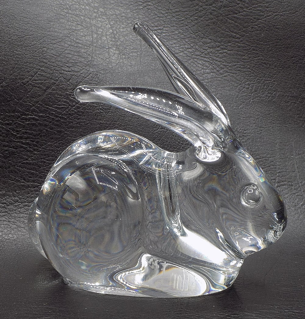 Vintage signed Daum France art glass rabbit.: Vintage signed Daum France art glass rabbit. Great quality. Signed on bottom as shown in photo. 4 inches tall x 4 ¼ inches long