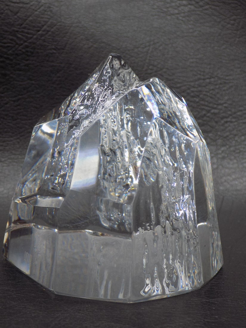 Neat vintage art glass Hoya crystal ice berg paperweight (1 of 5)
