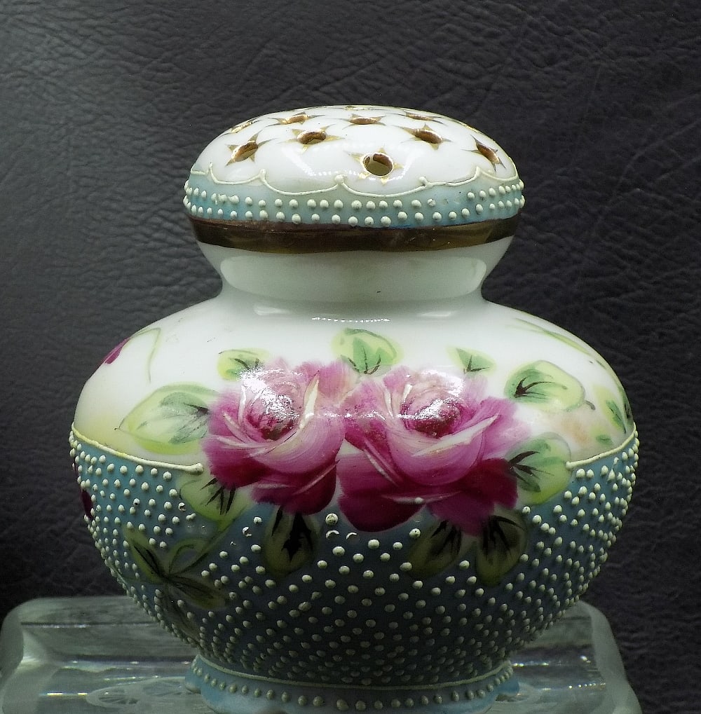 Beautiful vintage unmarked Nippon Moriage and rose decorated muffineer (1 of 7)