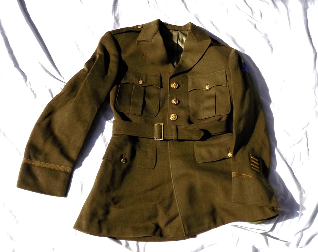 World war II American Military Uniform: World war II American Military Uniform. Great quality and detail
